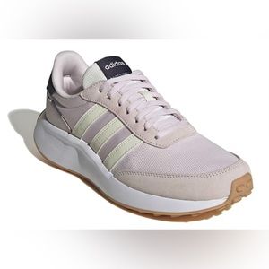 New with tags Adidas Run 70s Size 6 - fits like 6.5